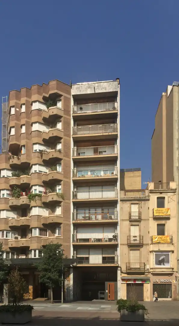 Vista exterior de Local de alquiler en Sabadell