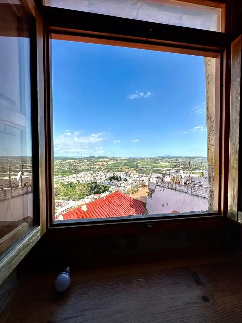 Vista exterior de Pis en venda en Arcos de la Frontera amb Calefacció