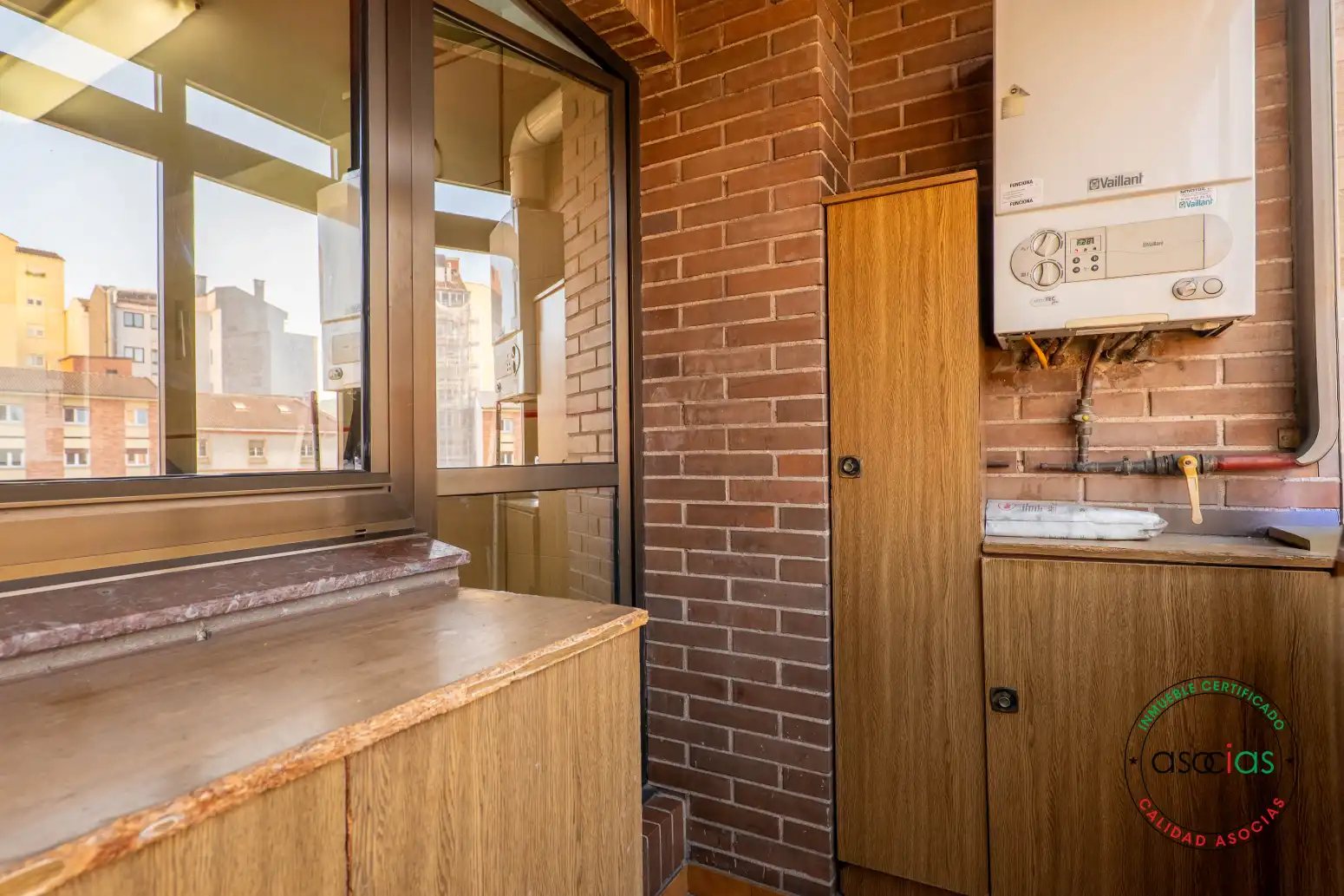 Terrassa de Pis en venda en Oviedo  amb Calefacció, Parquet i Terrassa