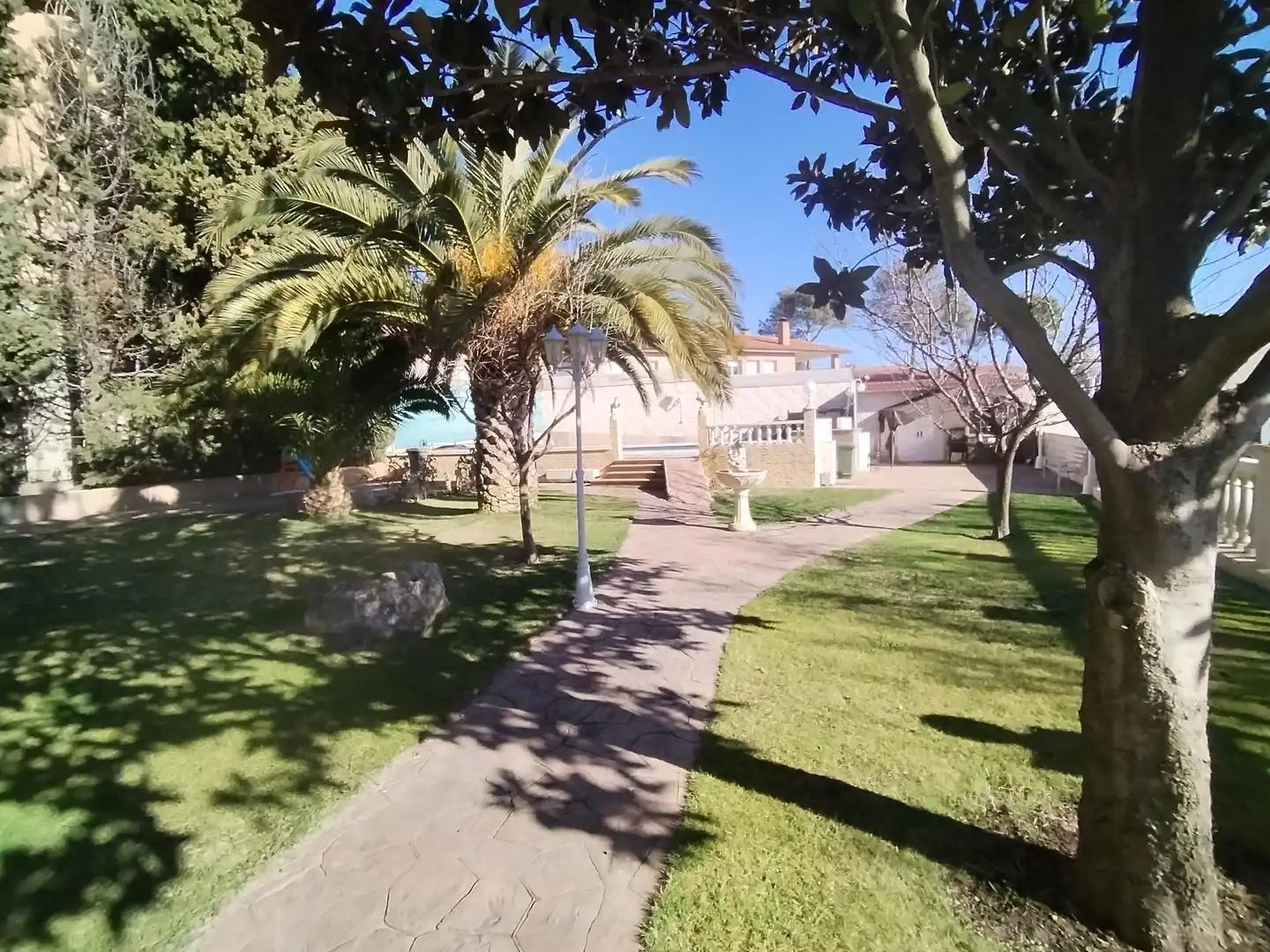 Vista exterior de Casa o chalet en venta en Campo Real con Aire acondicionado, Calefacción y Jardín privado