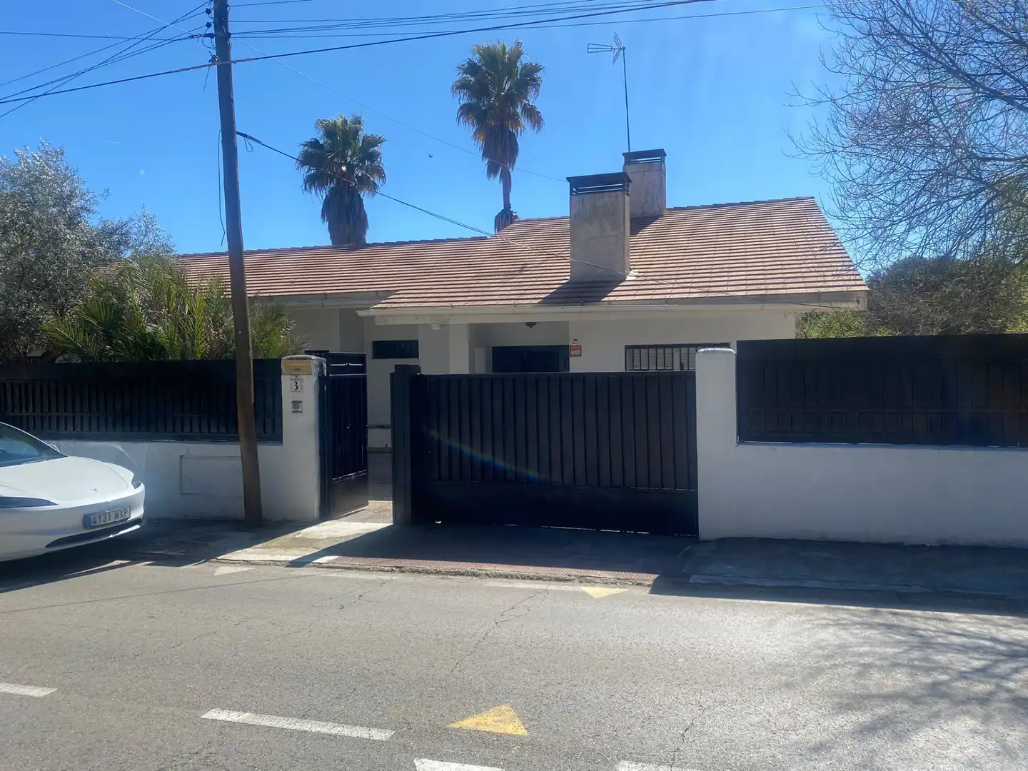 Vista exterior de Casa o chalet en venta en Villanueva de la Cañada con Jardín privado, Terraza y Piscina