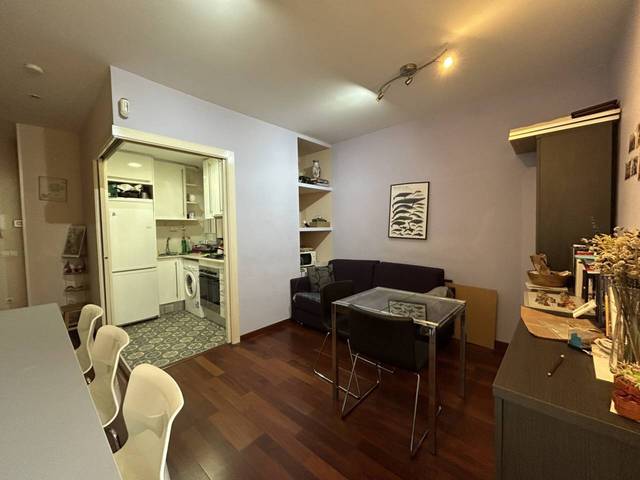 Piso en Venta en Calle Nàpols en El Parc i la Llacuna del Poblenou