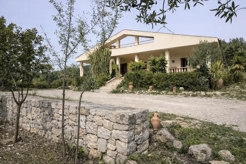 Vista exterior de Finca rústica en venda en Lloseta amb Jardí privat i Terrassa