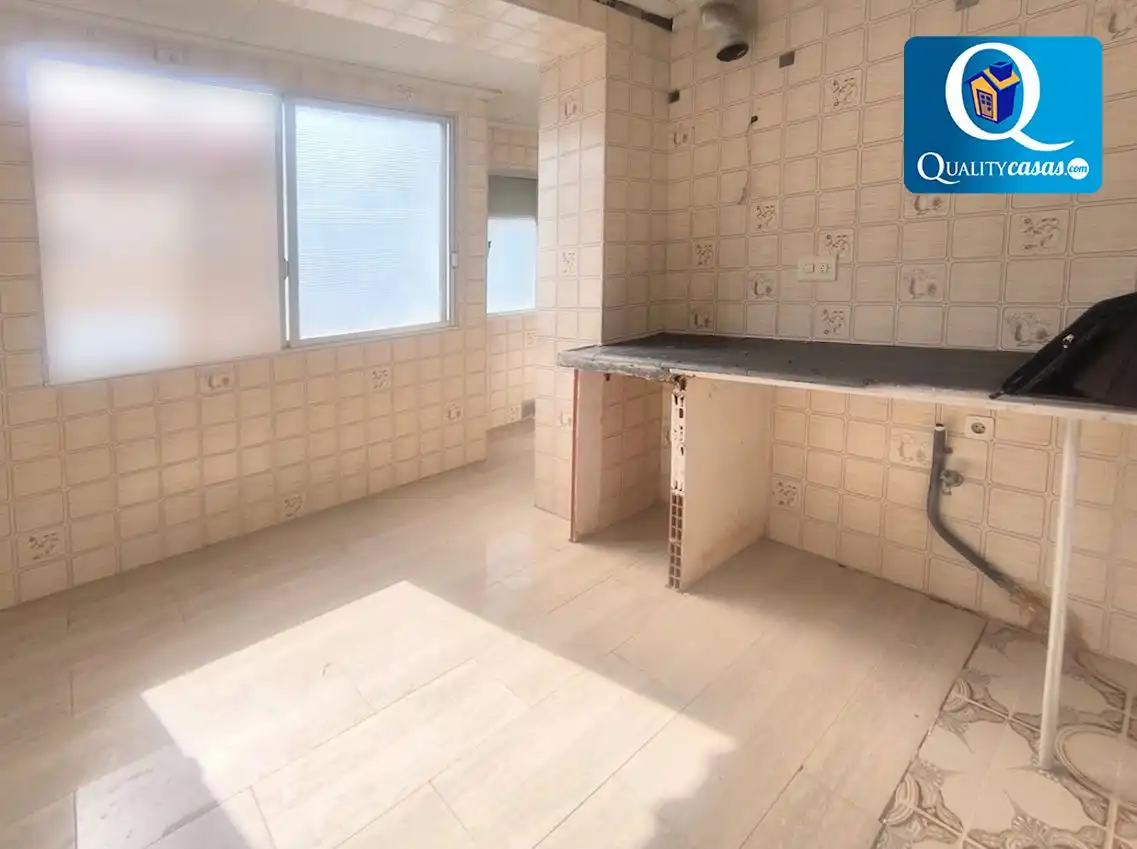 Cuina de Apartament en venda en Alicante / Alacant amb Balcó