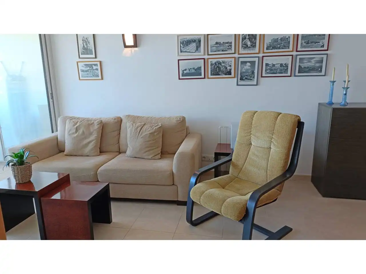 Sala de estar de Piso en venta en L'Escala con Aire acondicionado, Calefacción y Terraza