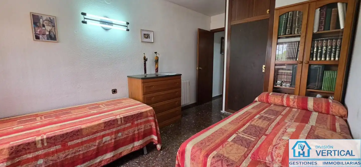 Habitación de Planta baja en venta en Manises con Trastero