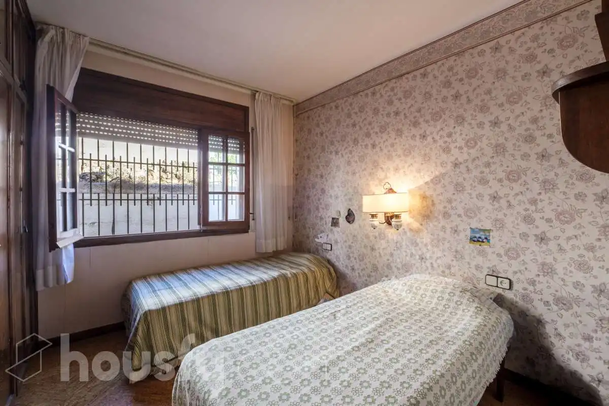 Detached house with pool for sale in Calle Bergueda ., imagen 12