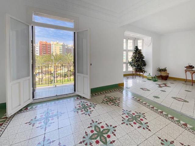 Piso en Venta en Plaza LUCEROS DE LOS en Barrio del Centro