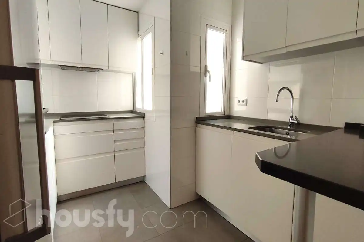 Kitchen of Flat for rent in Madrid  with Air Conditioner, Terrace and Furnished