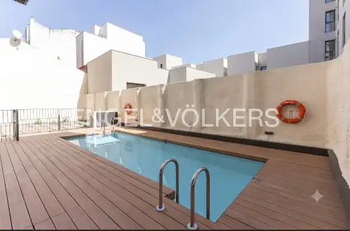 Piscina de Piso de alquiler en Madrid con Aire acondicionado, Calefacción y Jardín privado