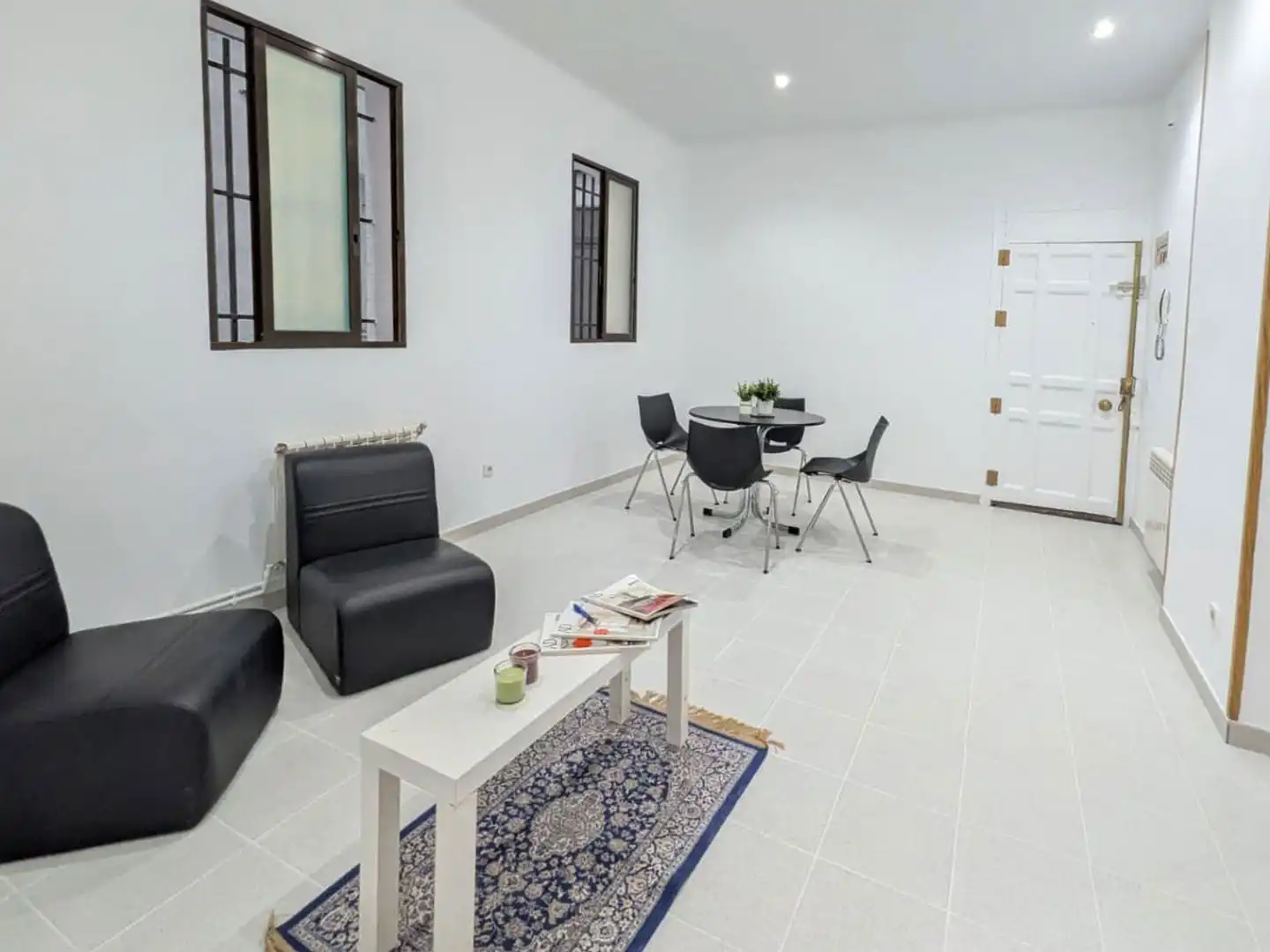 Sala de estar de Piso en venta en  Madrid Capital
