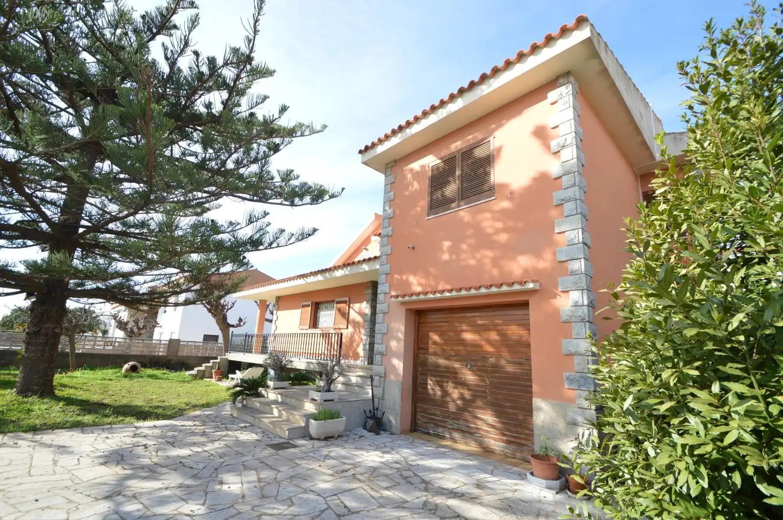 Vista exterior de Casa o xalet en venda en Vinaròs amb Calefacció, Jardí privat i Terrassa