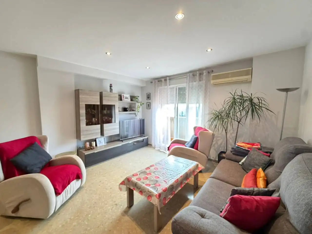Sala d'estar de Pis en venda en Castellón de la Plana / Castelló de la Plana amb Aire condicionat, Terrassa i Traster
