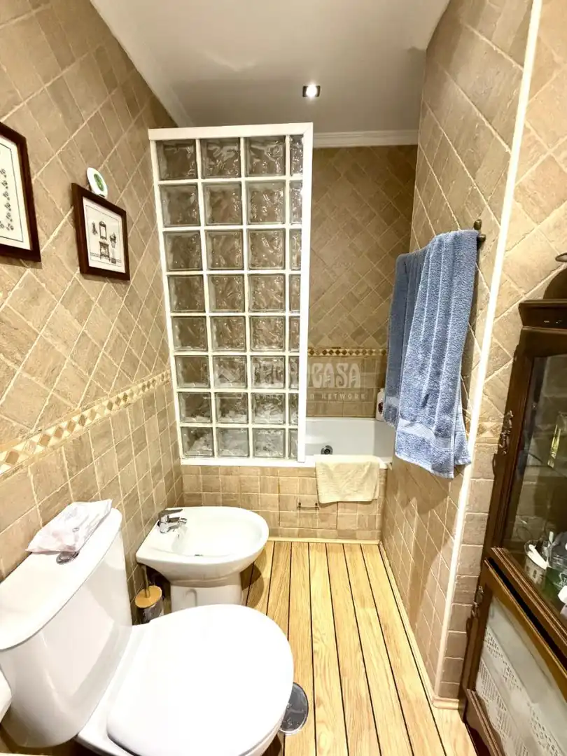Bathroom of Flat for sale in Arganda del Rey  with Air Conditioner, Heating and Parquet flooring