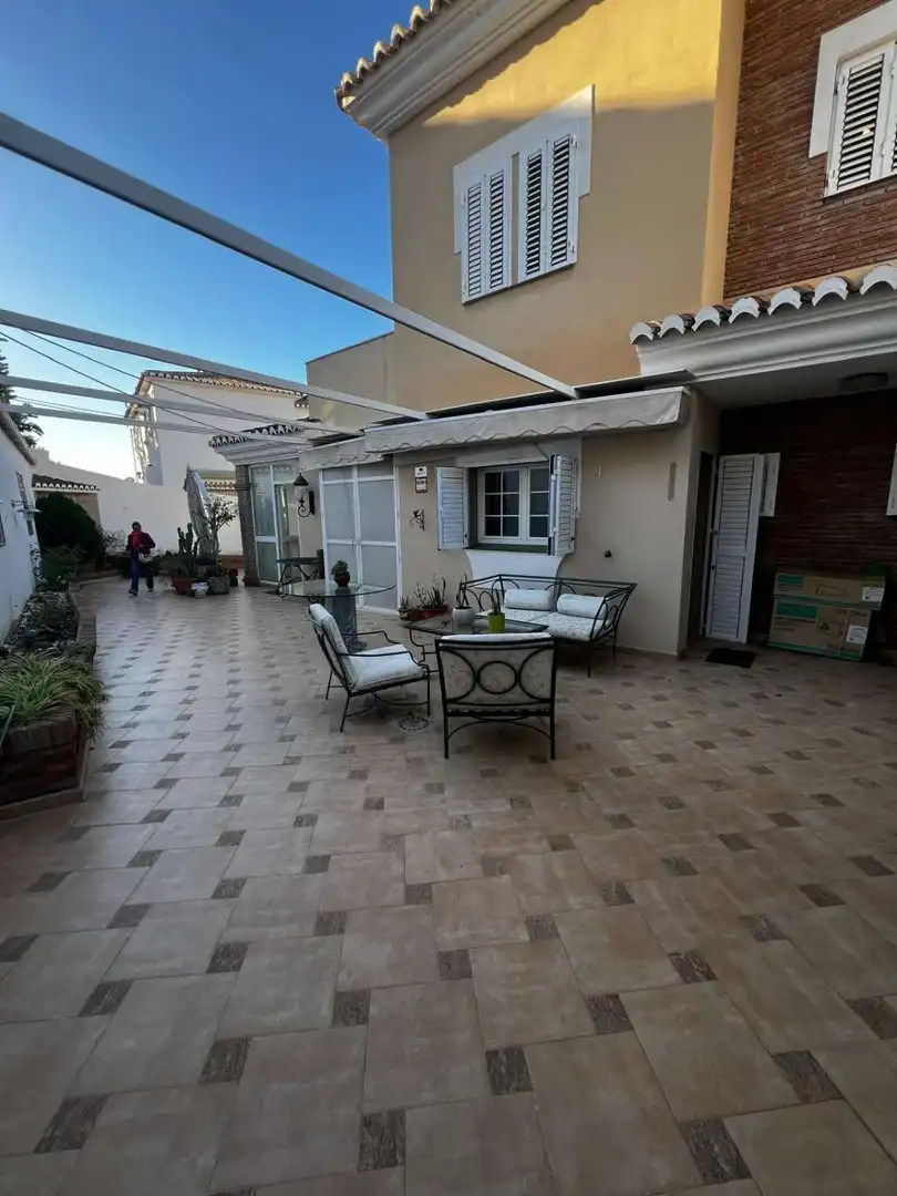 Terrassa de Casa o xalet en venda en Vélez-Málaga amb Terrassa, Traster i Alarma