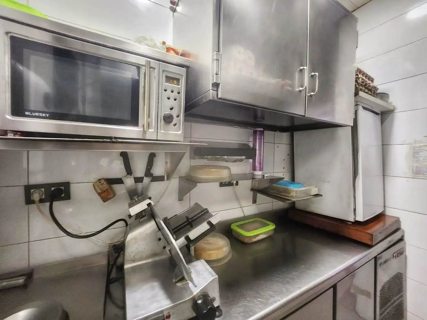 Kitchen of Commercial properties for sale in Pontevedra Capital   with Air Conditioner