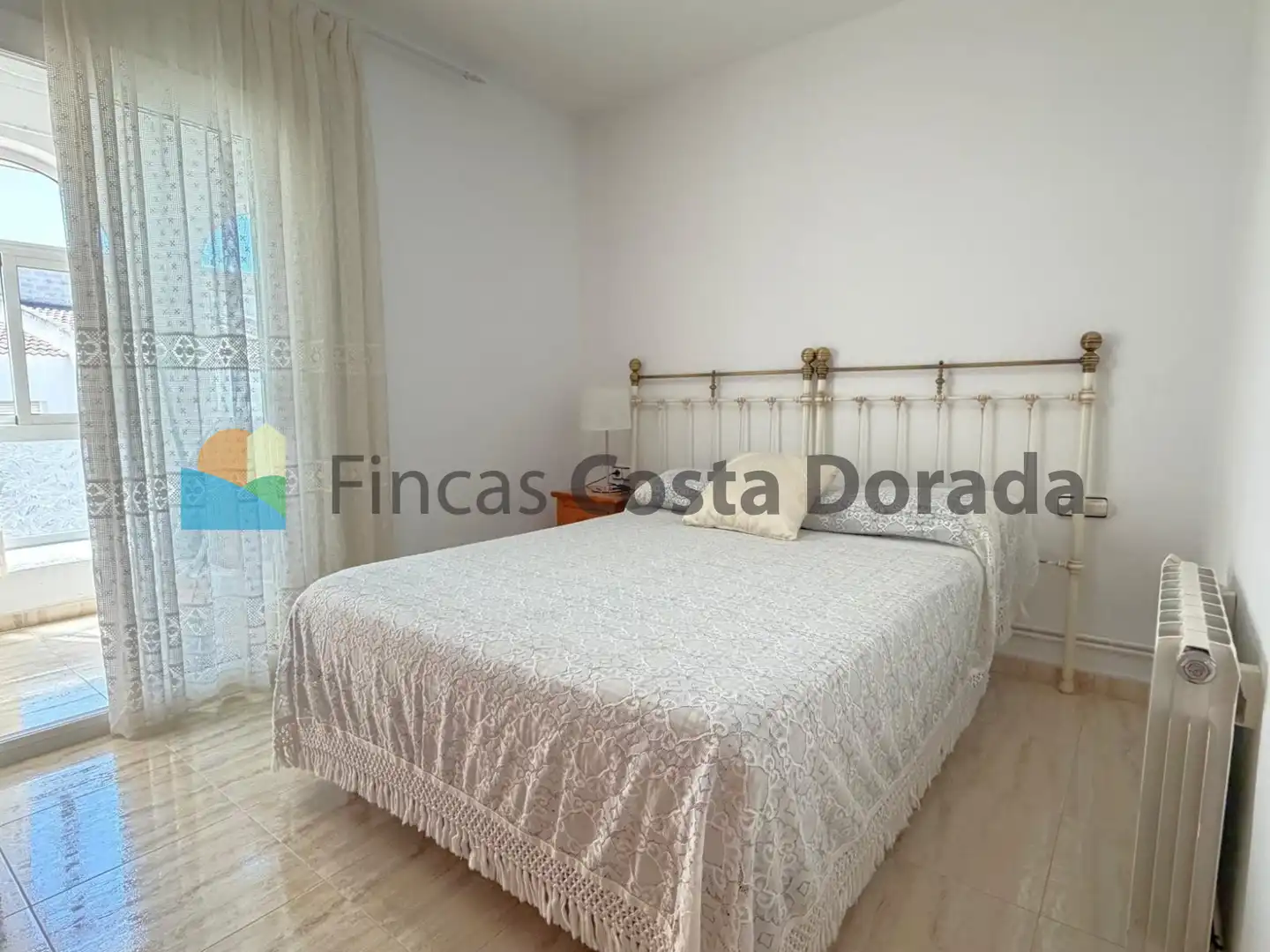 Dormitori de Casa adosada en venda en Cubelles amb Aire condicionat, Calefacció i Jardí privat