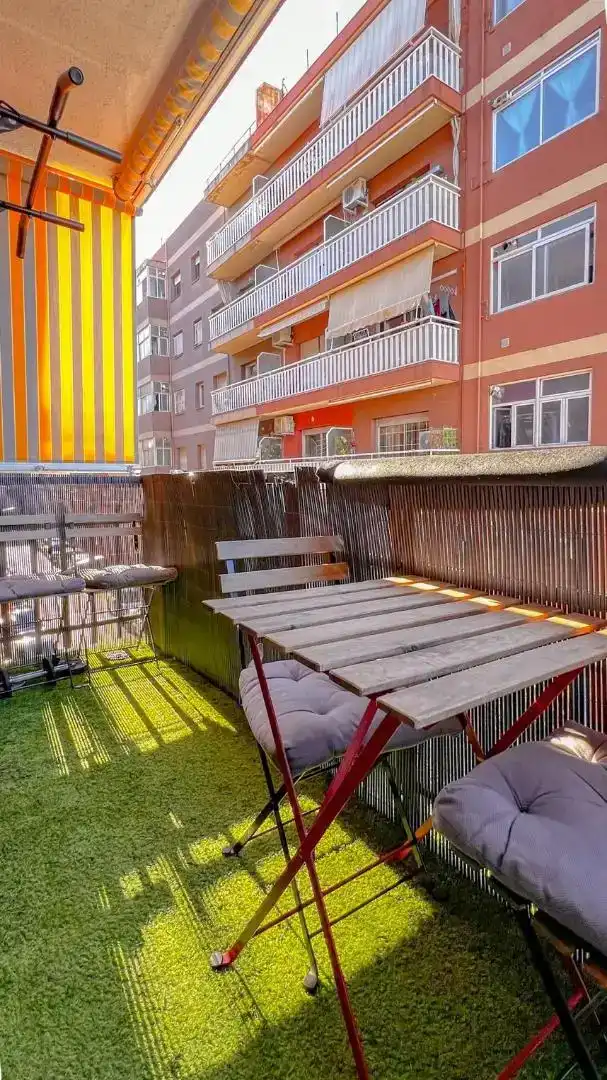 Terrasse von Wohnung zum Verkauf in Mataró mit Klimaanlage und Balkon