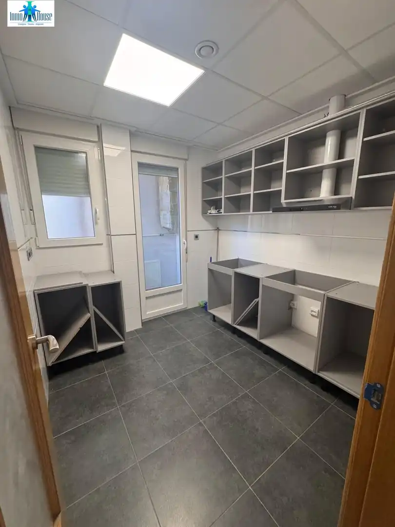 Kitchen of Flat for sale in Albacete  with Air Conditioner, Heating and Storage room