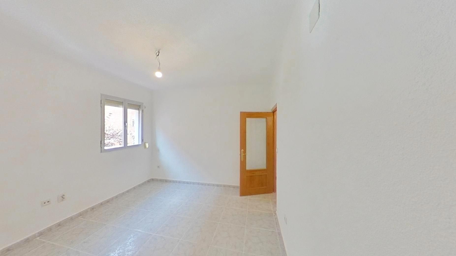Bedroom of Flat for sale in  Madrid Capital  with Oven