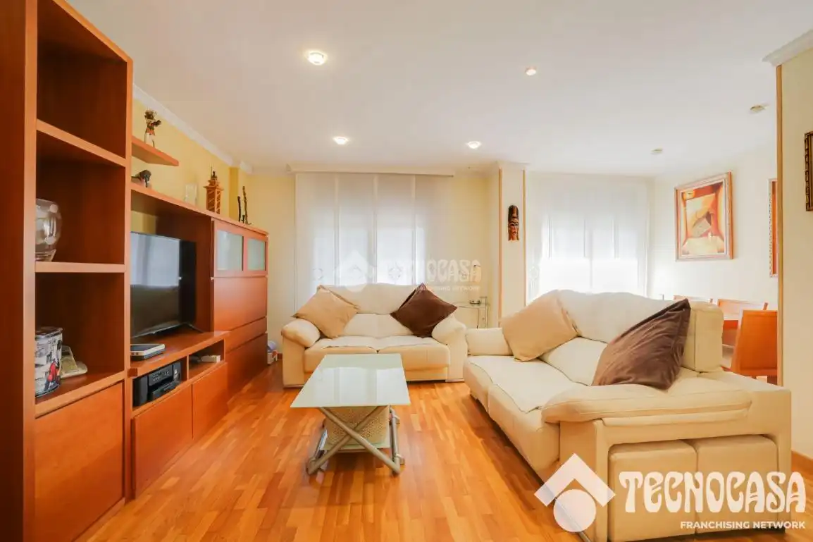 Flat with lift for sale in Nou Barris, imagen 3