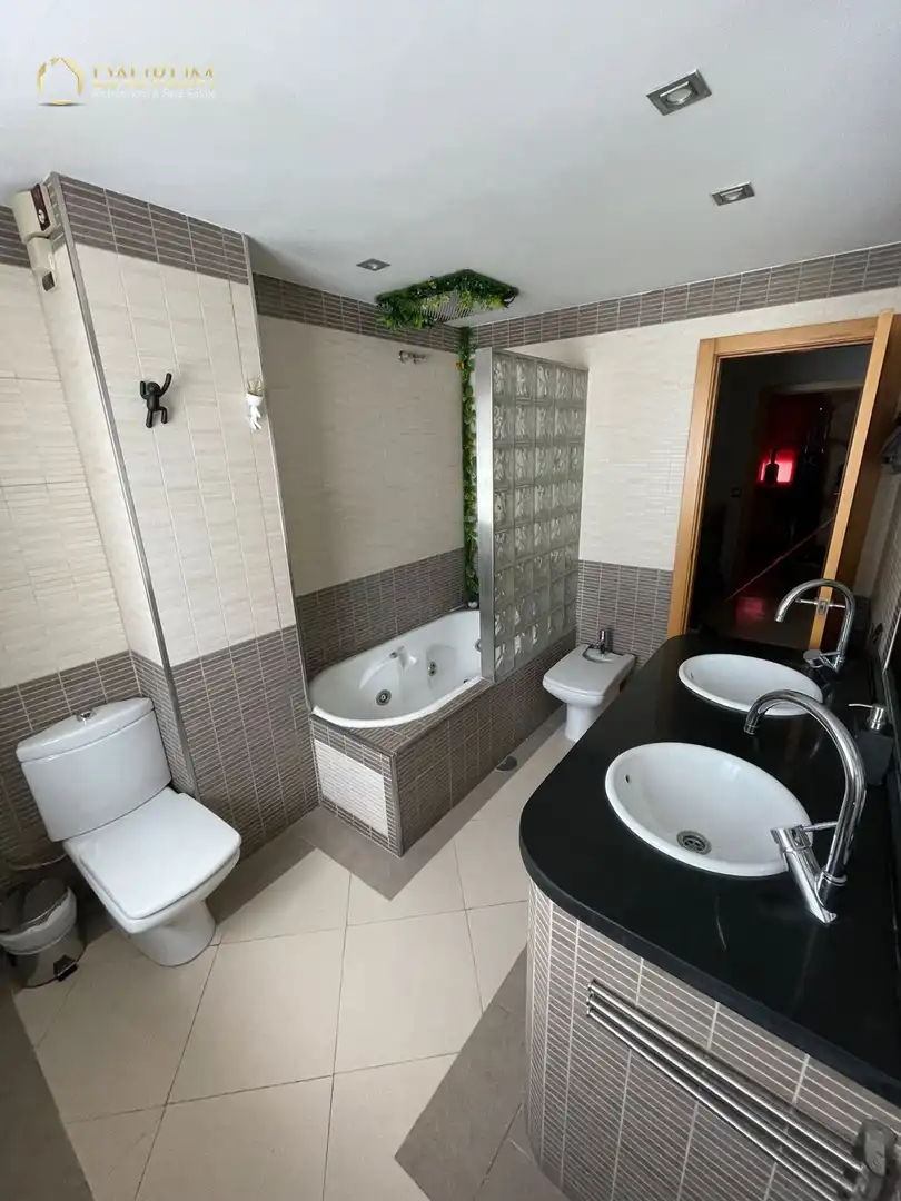 Bathroom of Detached homes for sale in Umbrete  with Air Conditioner, Heating and Terrace