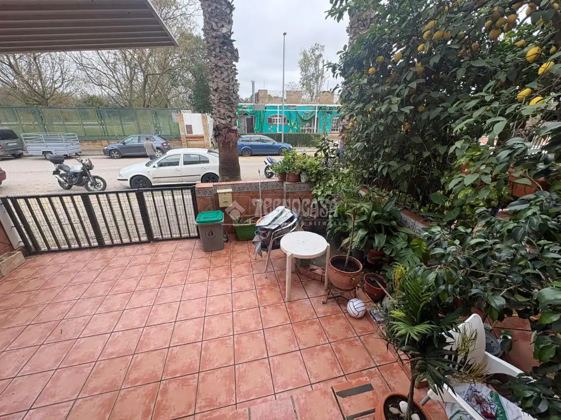 Casa aparellada amb terrassa en venda a Almensilla, imagen 29