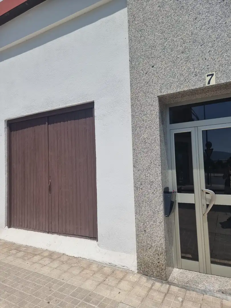 Exterior view of Commercial properties for rent in  Pamplona / Iruña