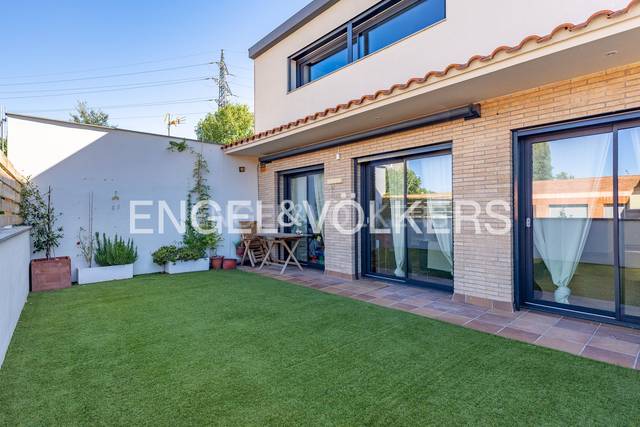 Casa-chalet en Venta en Centre