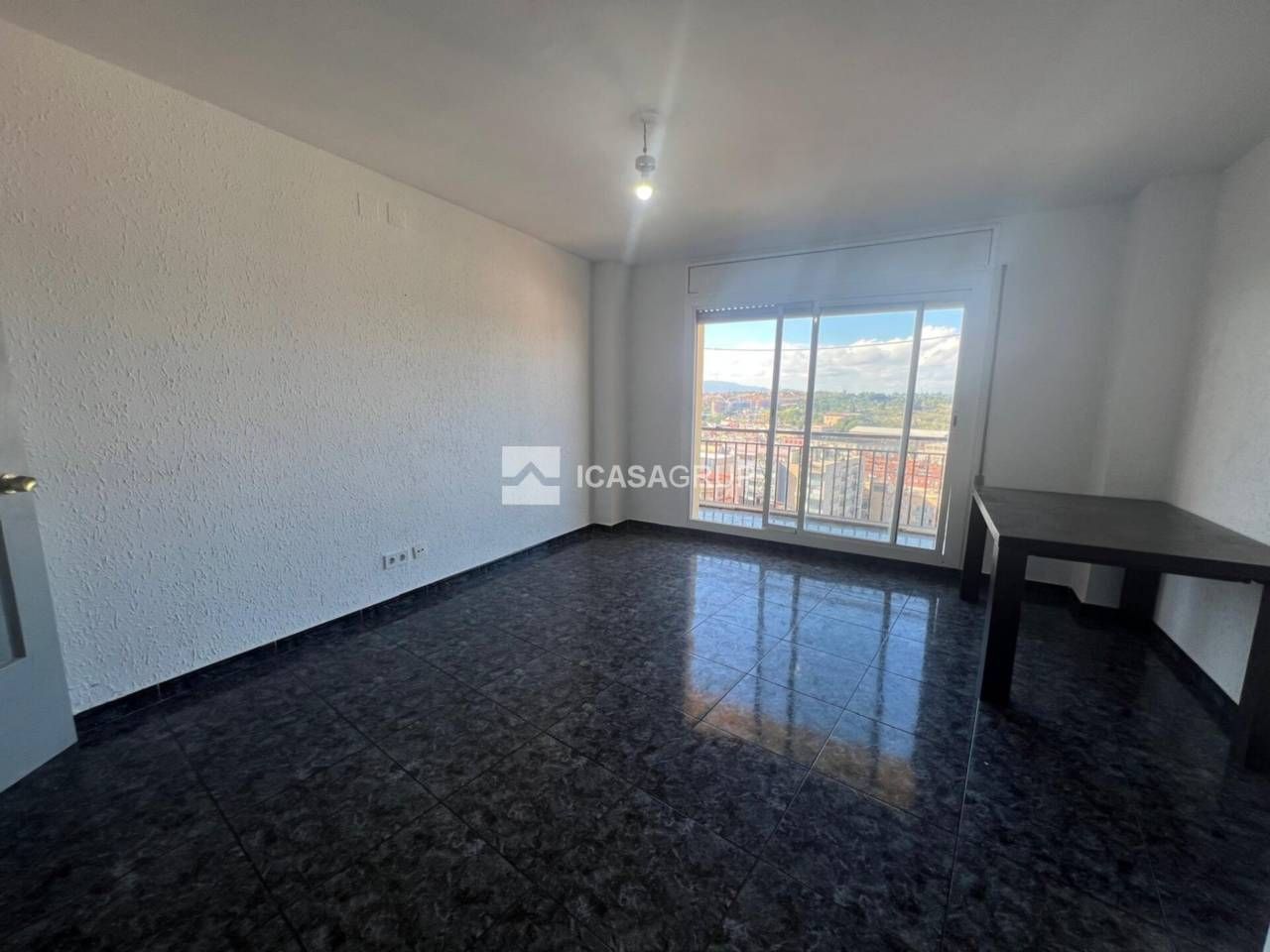 Dormitori de Pis en venda en Rubí amb Balcó