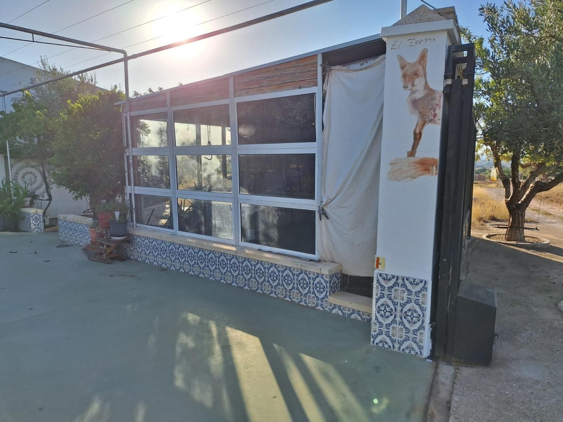 Außenansicht von Country house zum verkauf in Villena mit Terrasse und Schwimmbad