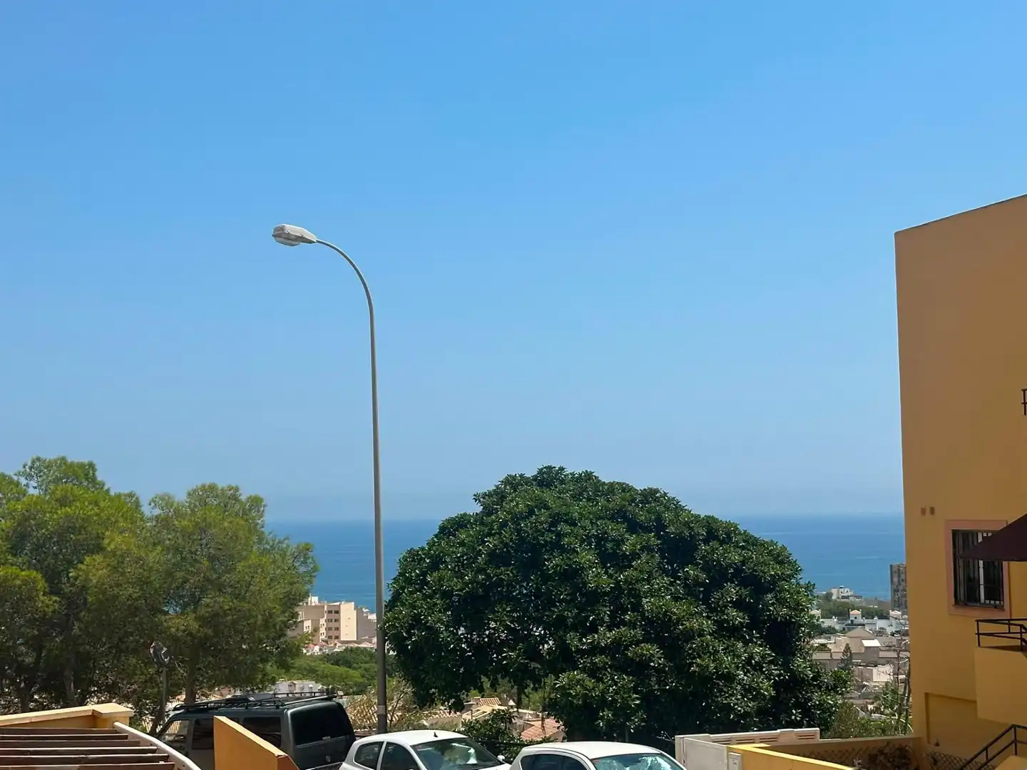 Vista exterior de Pis en venda en Roquetas de Mar amb Aire condicionat i Terrassa