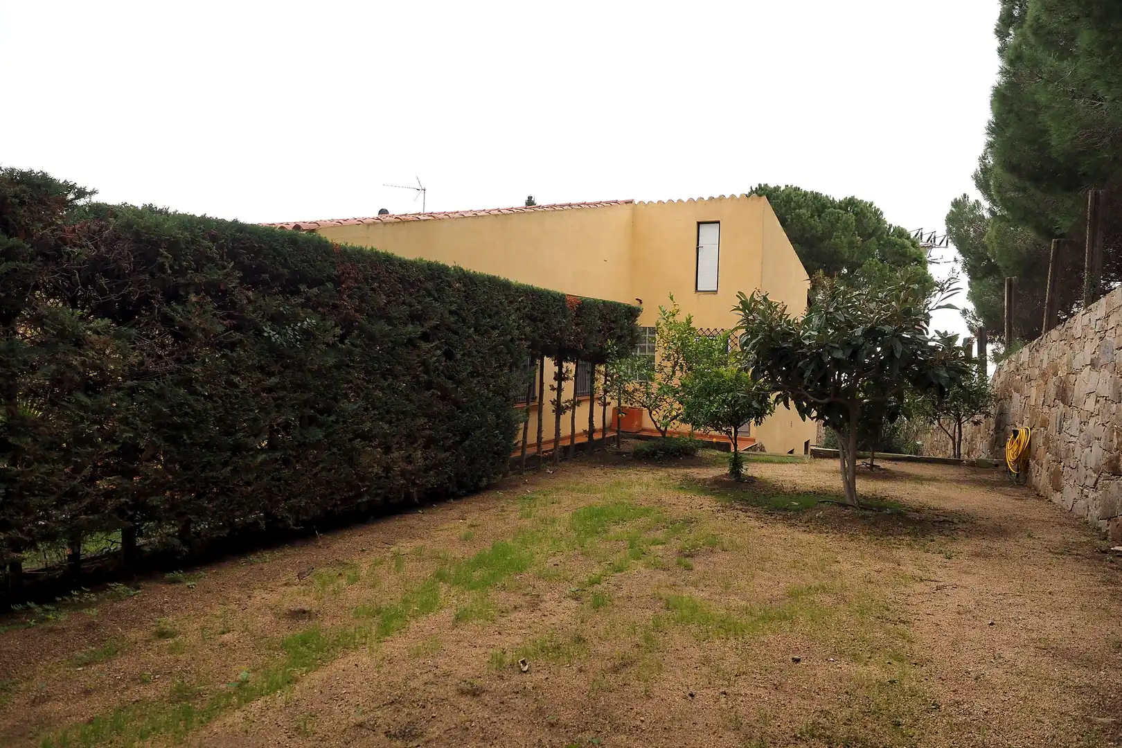 Vista exterior de Casa o xalet en venda en Canet de Mar amb Jardí privat, Terrassa i Piscina