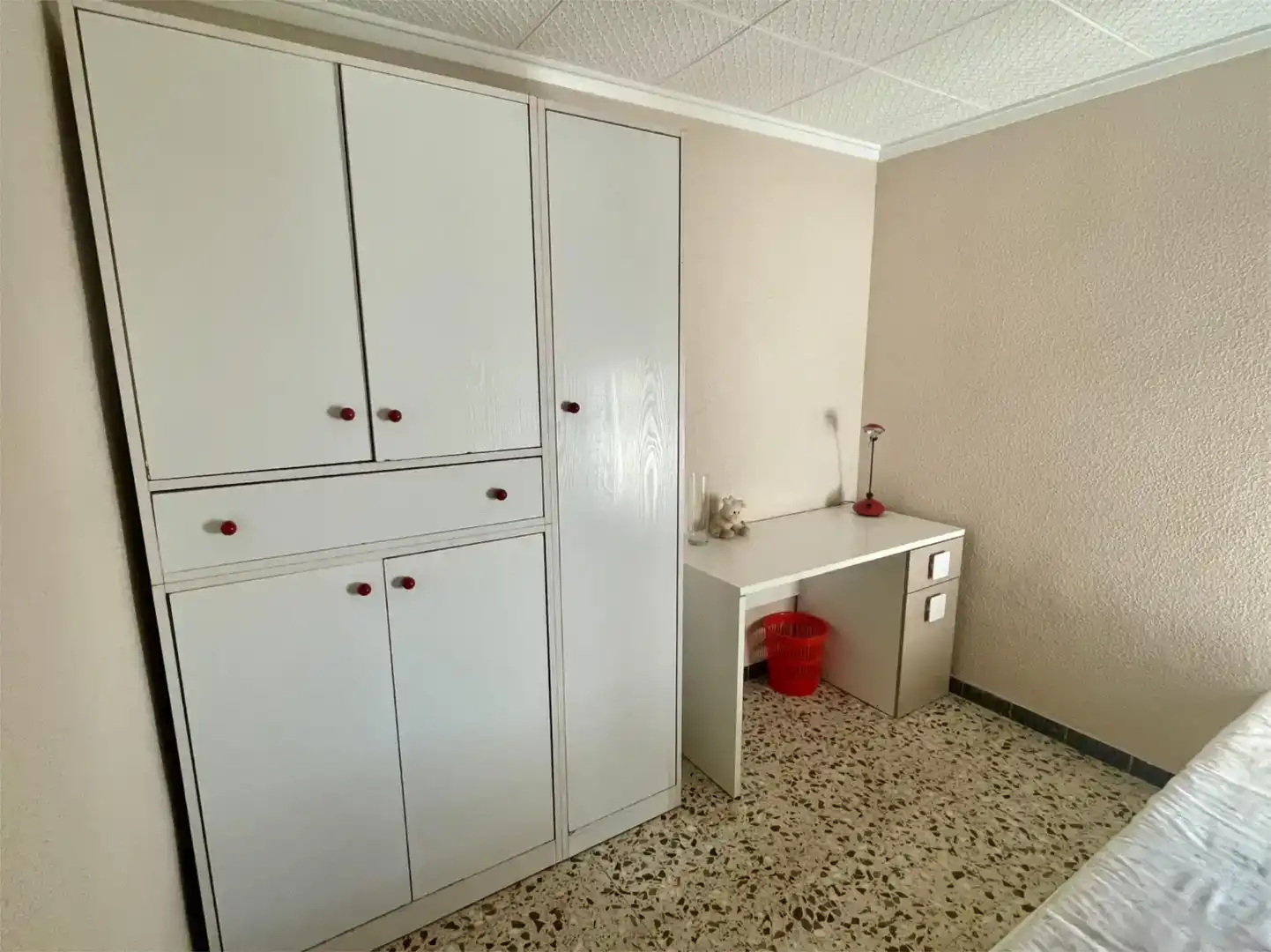Cuina de Pis per a compartir en Petrer amb Aire condicionat, Moblat i Forn