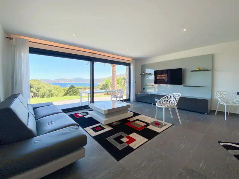 Houses for sale in N/A, Grifeu - Cap Ras - Els Estanys - Sant Genís