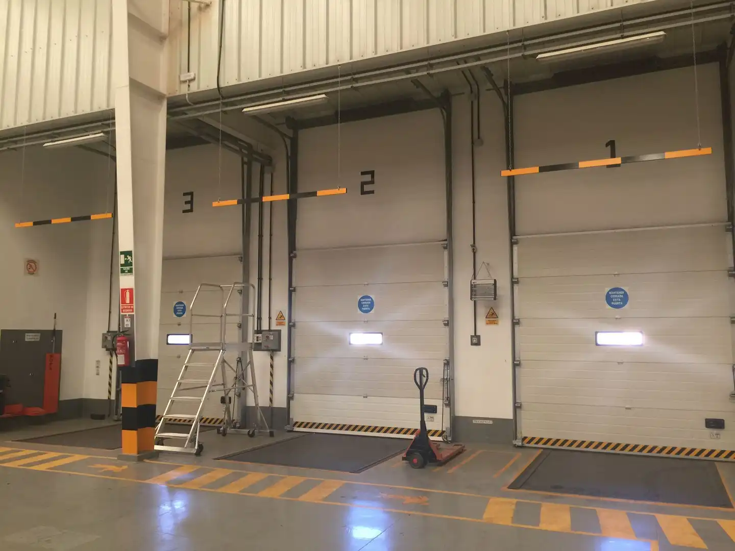 Fabrikhallen zur Miete in Candelaria