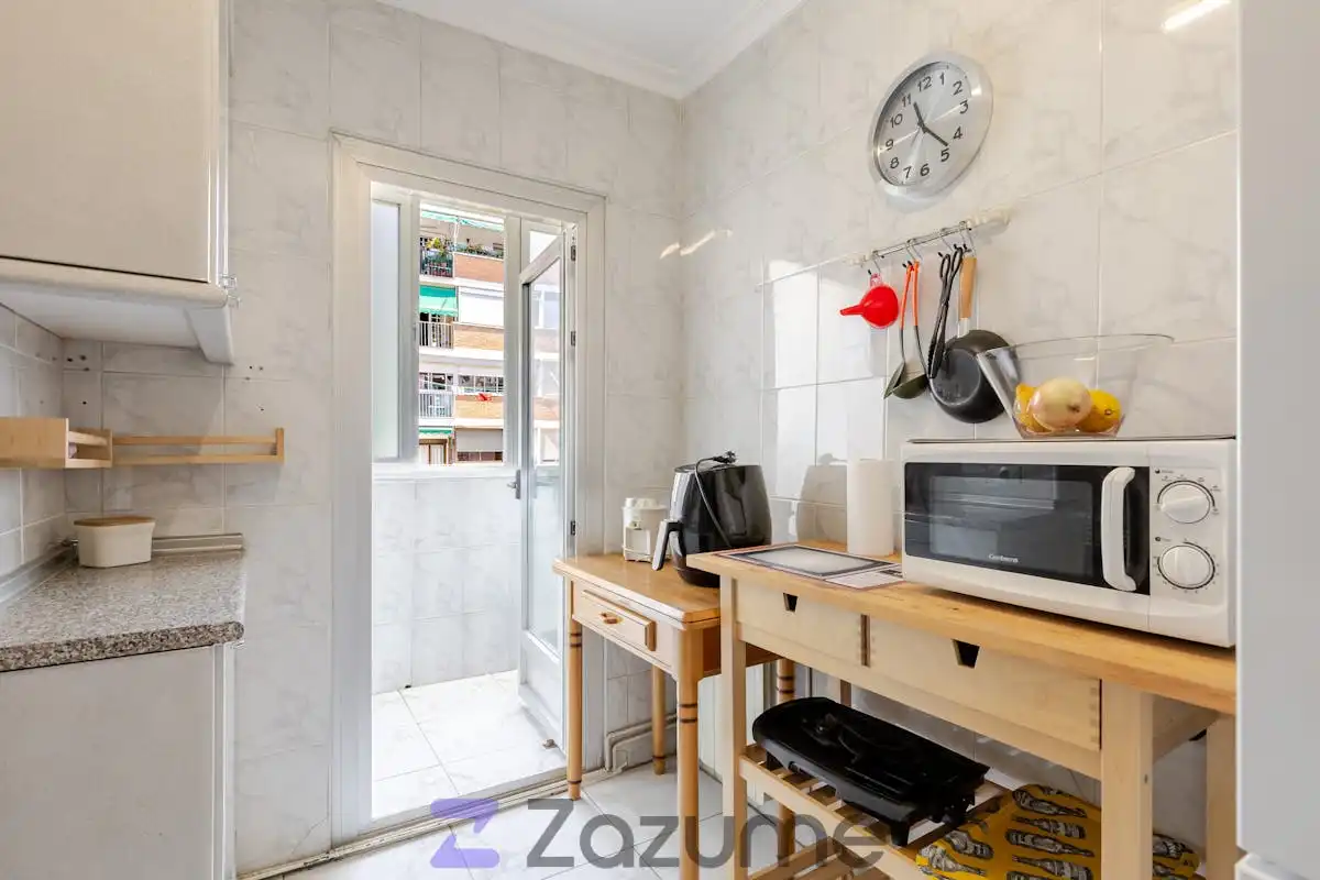 Kitchen of Flat for rent in Madrid  with Air Conditioner, Heating and Terrace