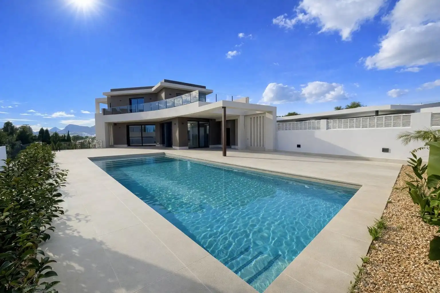 Detached house with pool for sale in Marisol Park - Ortembach - Los Almendros