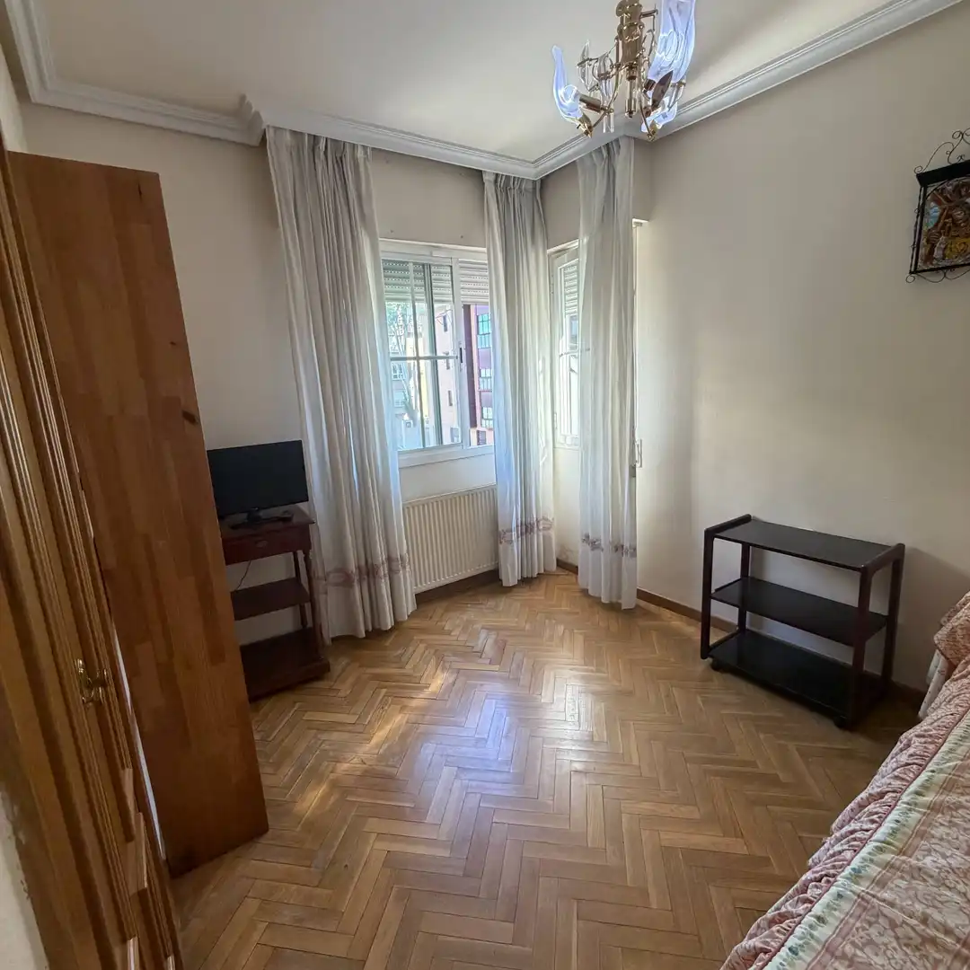 Habitación de Piso en venta en Madrid con Piscina comunitaria