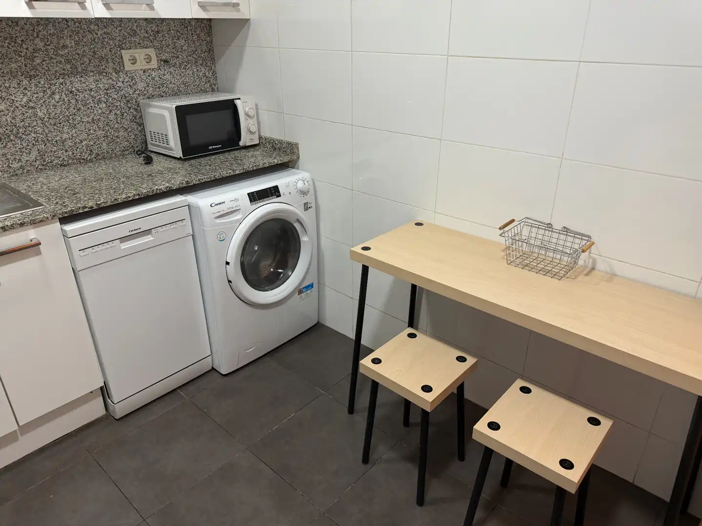Cocina de Piso de alquiler en Barcelona con Aire acondicionado, Parquet y Amueblado