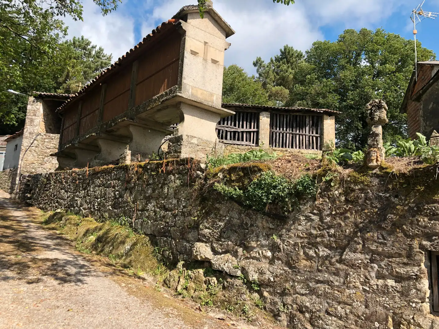 Exterior view of Houses for sale in Chantada  with Heating, Private garden and Parquet flooring