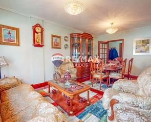 Sala d'estar de Pis en venda en Vigo  amb Calefacció, Parquet i Terrassa