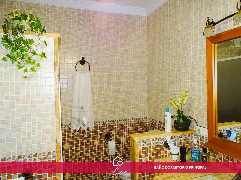 Bathroom of Houses for sale in Chiclana de la Frontera  with Air Conditioner, Heating and Private garden