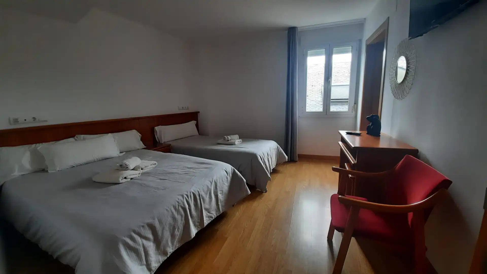 Schlafzimmer von Gebäude zum Verkauf in Cacabelos mit Alarm