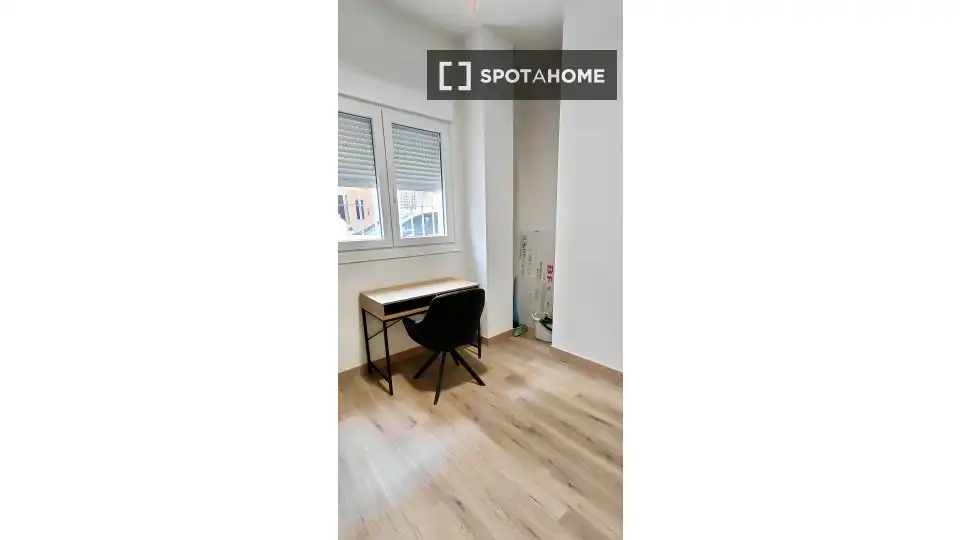 Dormitori de Apartament per a compartir en Puerto Real amb Aire condicionat, Terrassa i Moblat