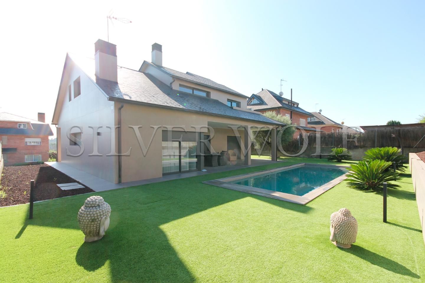 Vista exterior de Casa o chalet en venta en Palau-solità i Plegamans con Aire acondicionado, Calefacción y Jardín privado