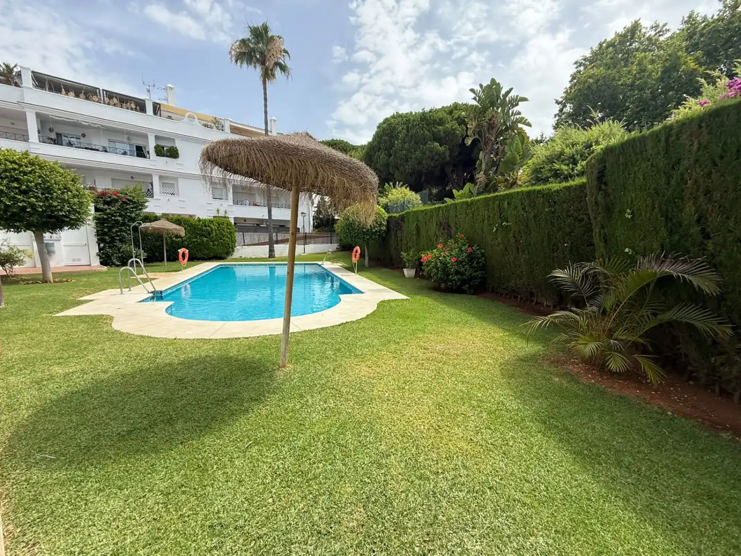 Jardín de Dúplex en venta en Marbella con Calefacción, Terraza y Piscina comunitaria