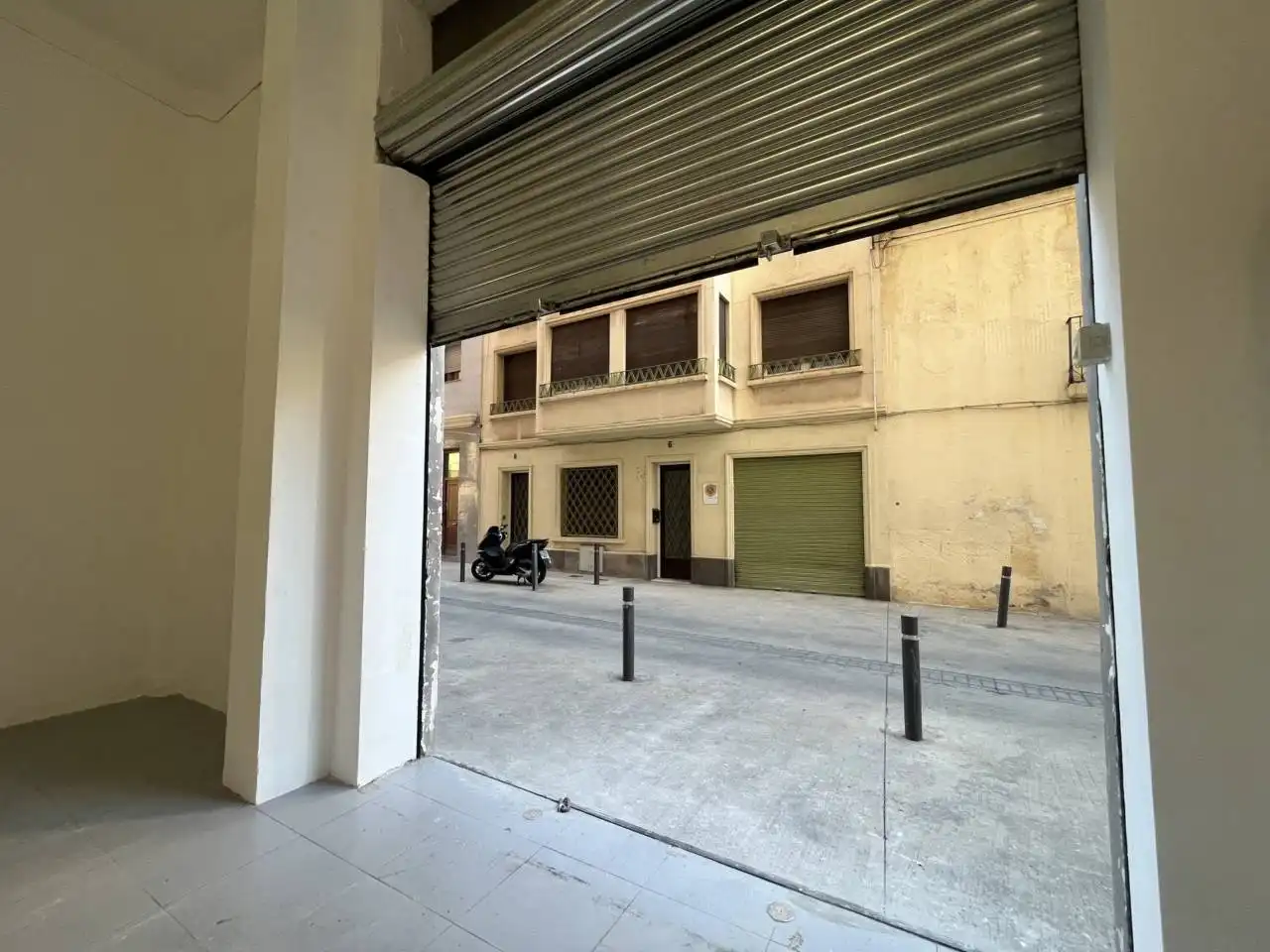 Vista exterior de Local de lloguer en Barcelona amb Alarma