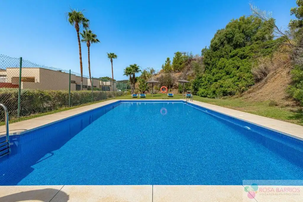 Piscina de Apartamento en venta en Benahavís con Aire acondicionado, Terraza y Amueblado