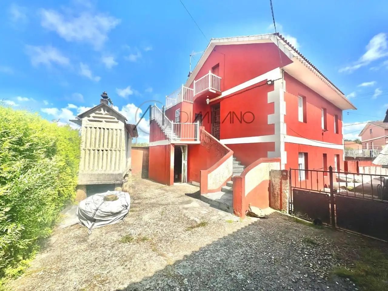 Vista exterior de Casa o chalet en venta en Vigo  con Calefacción, Jardín privado y Trastero